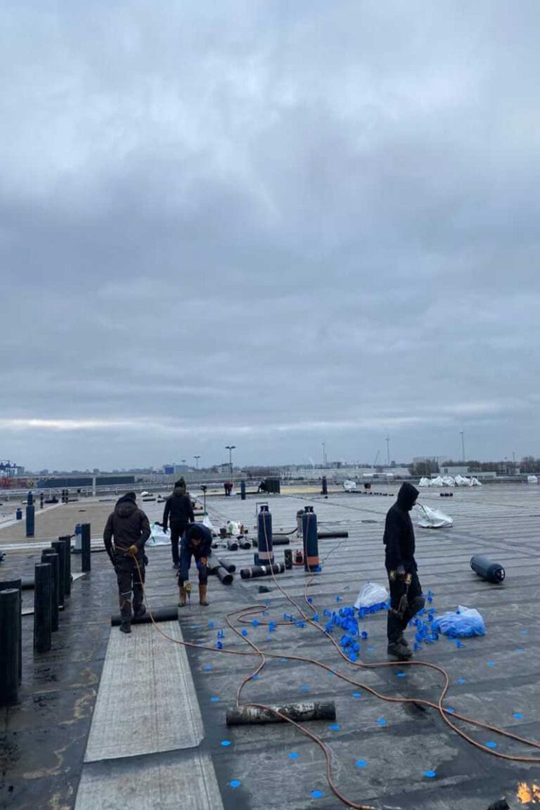 _bitumen-dak-rollen-werken