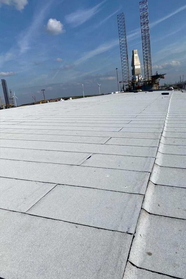 industrie--bitumen-dak